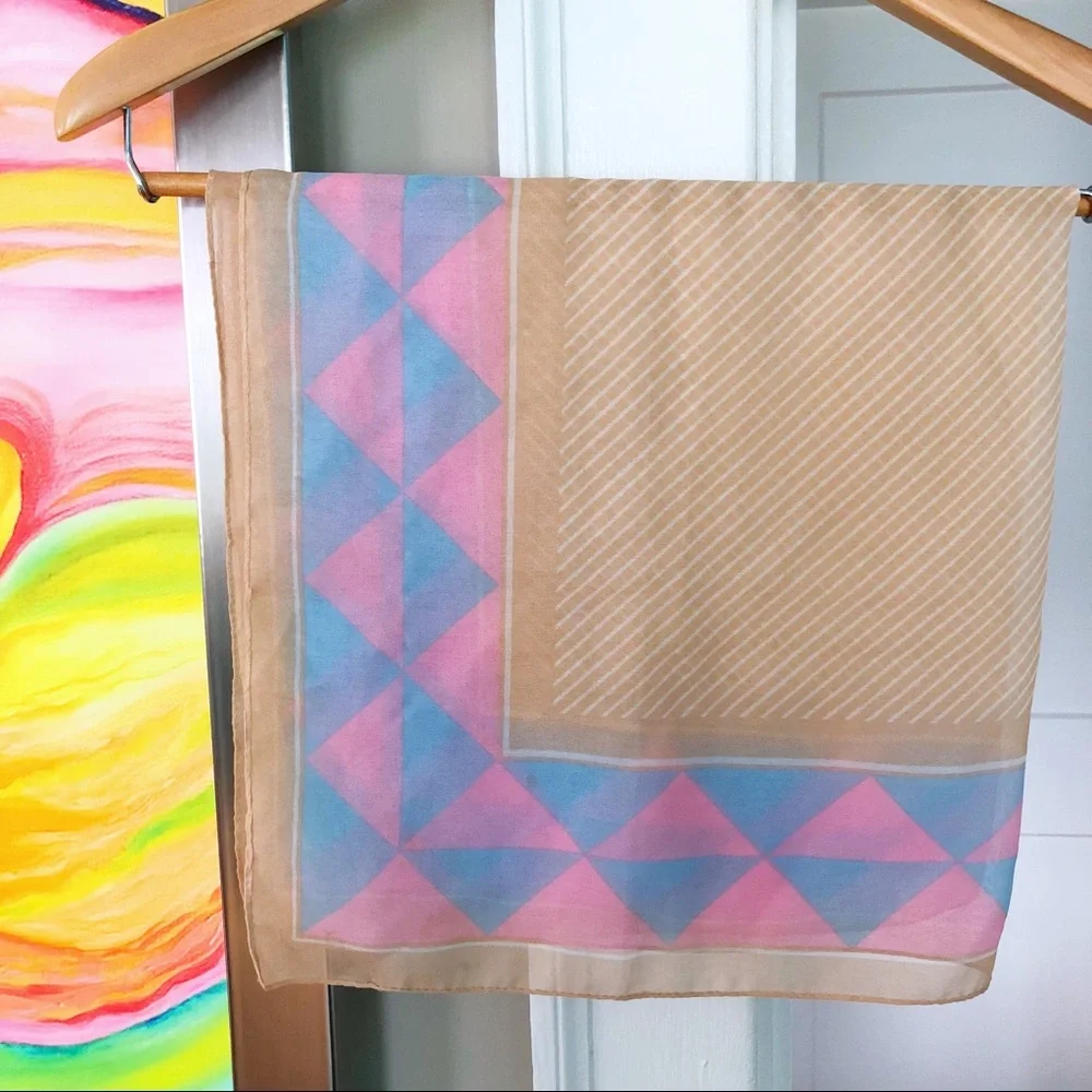 VINTAGE 70s Geo Tan Large Flowy Scarf - Picture 1 of 3